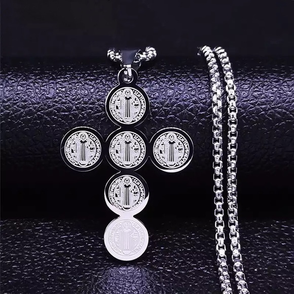 Christian Cross Pendant Chain Necklace - Picture 7 of 12